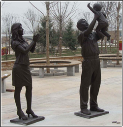 一家三口園林銅雕塑 一家三口園林銅雕塑