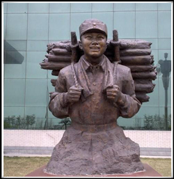 董存瑞名人雕塑圖片 董存瑞名人雕塑圖片